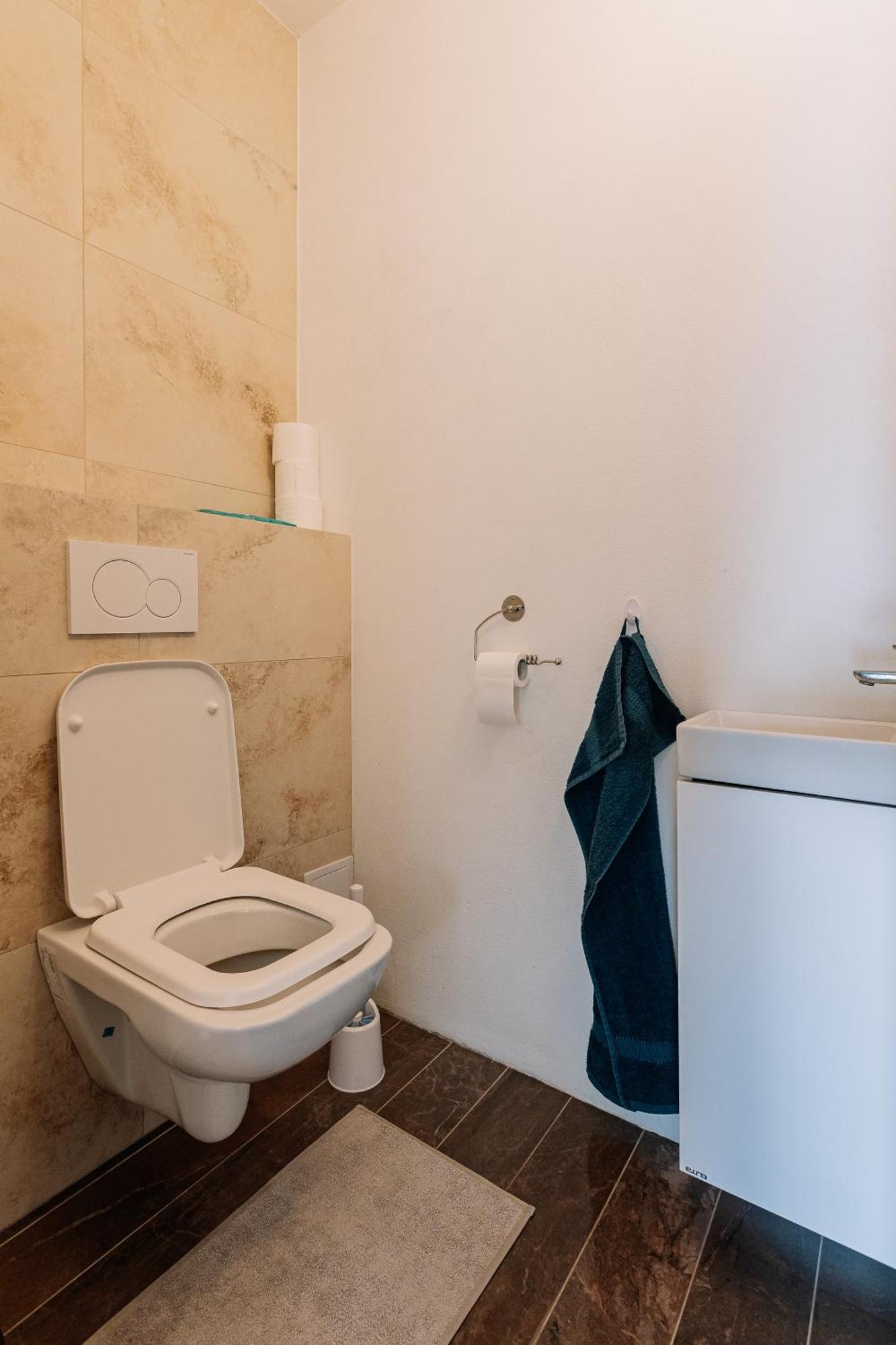 Sunrise Apartments セネツ エクステリア 写真