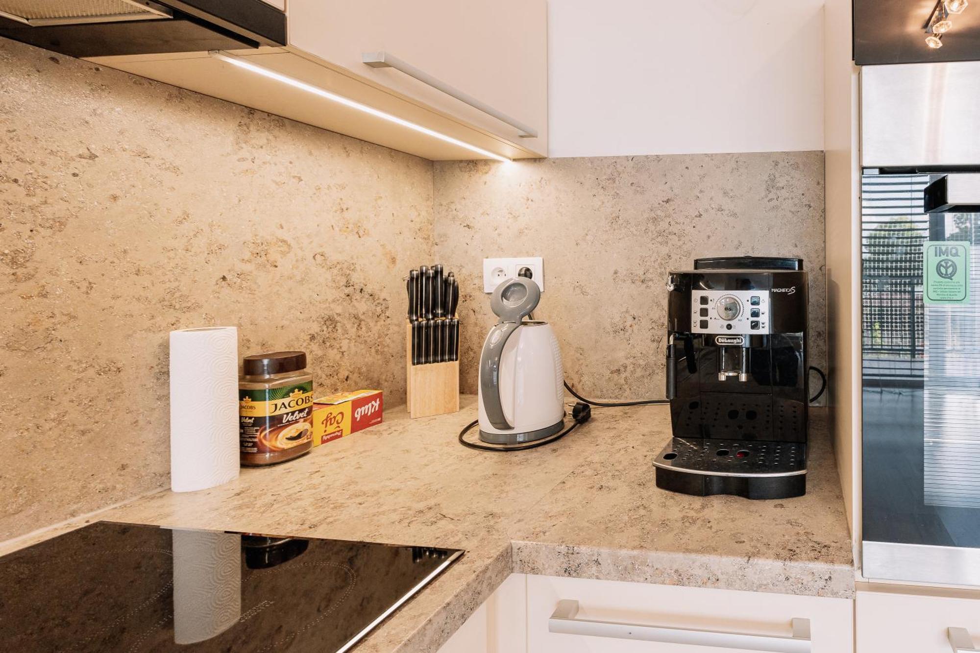 Sunrise Apartments セネツ エクステリア 写真